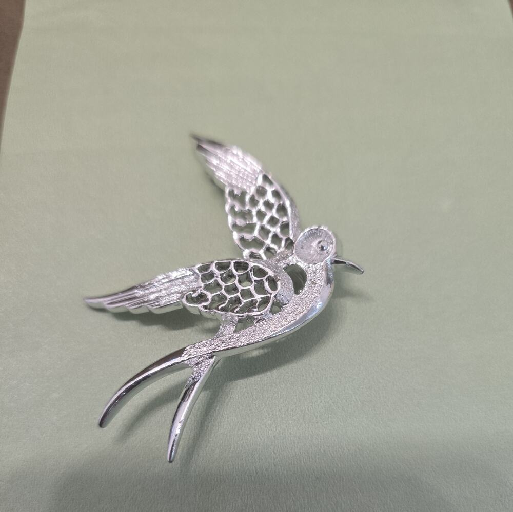 Sarah Coventry Pin/Brooch- hummingbird silver color pretty detailed design 2.5"